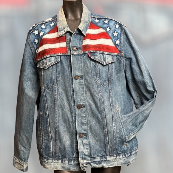 Levi’s Men’s sz XL denim jean jacket handpainted American Eagle Flag July 4th - Picture 2 of 9